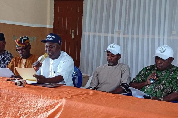Breaking: Owo LG Chairman, Omolayo apologizes to Olowo, Oba Ogunoye
